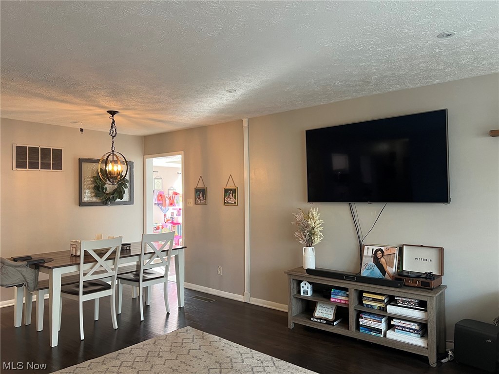 Kenilworth Manor - Residential