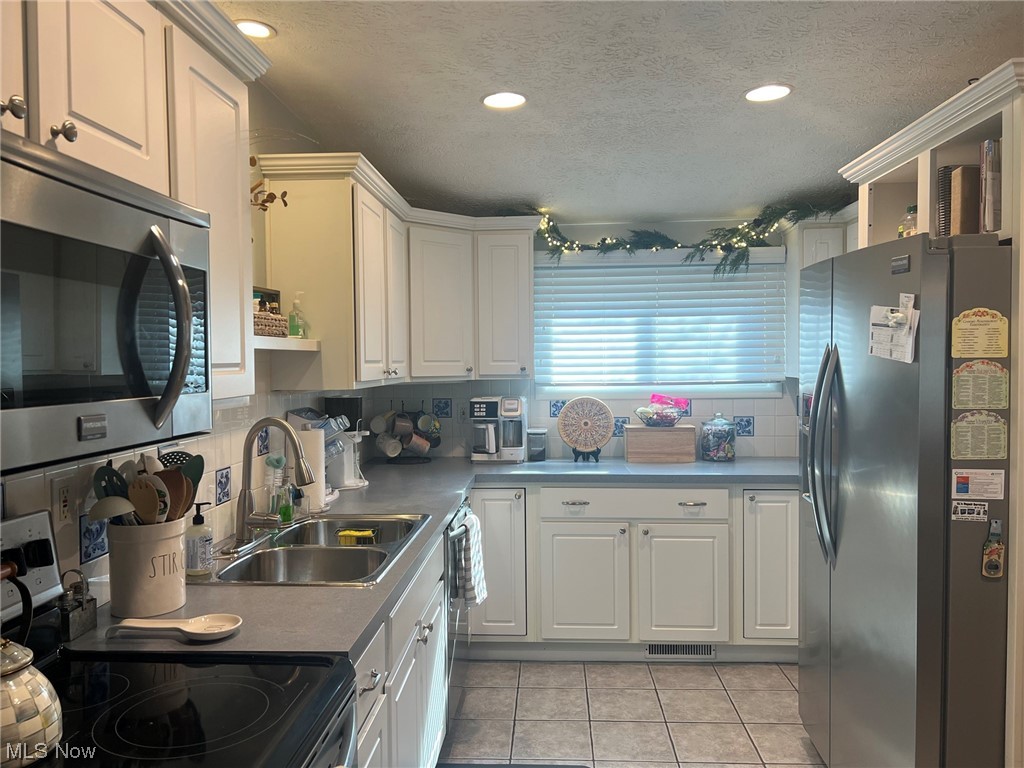 Kenilworth Manor - Residential