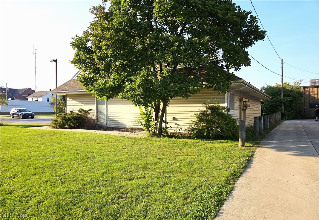 Elyria - Commercial Sale