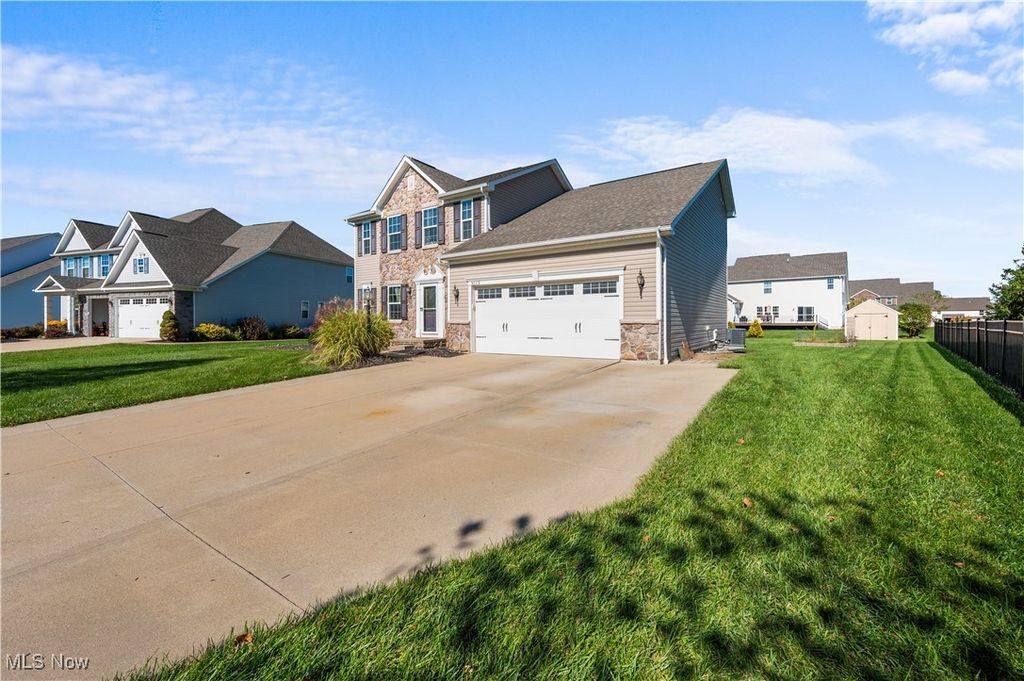 Photo of 3113 Briarcliff Drive, Brunswick, OH 44212 (MLS # 5163237)
