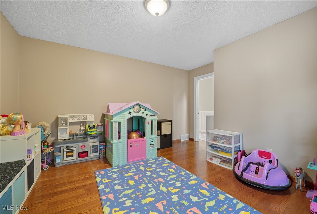 Holmes - Residential