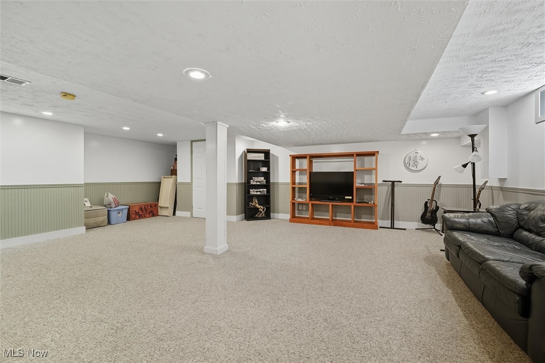 Holmes - Residential