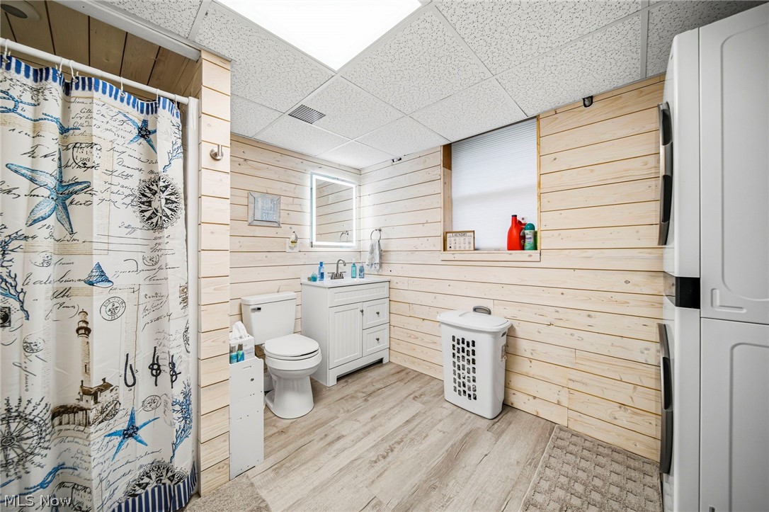 Roaming Rock Shores - Residential