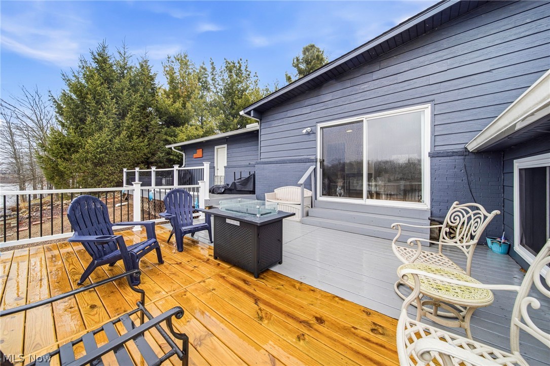 Roaming Rock Shores - Residential