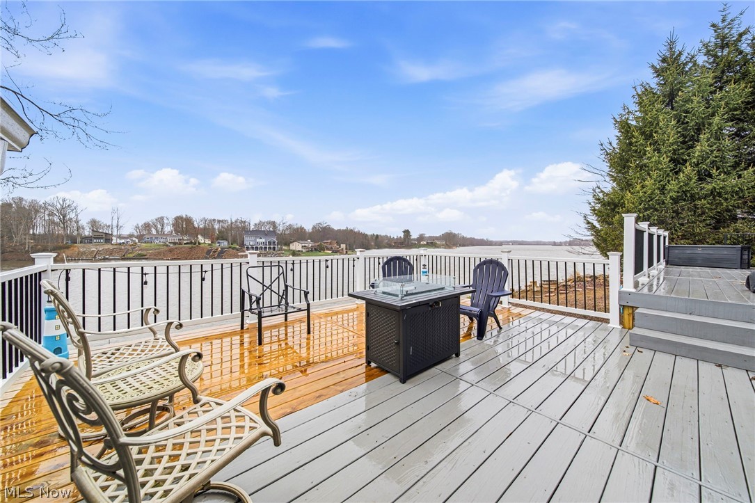 Roaming Rock Shores - Residential