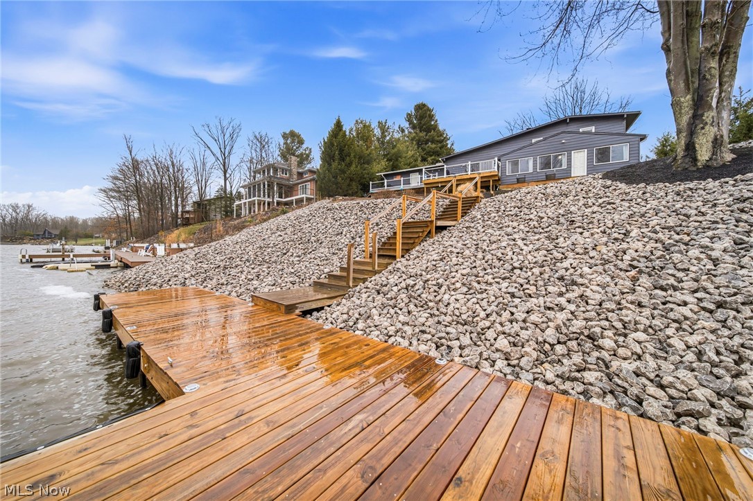 Roaming Rock Shores - Residential