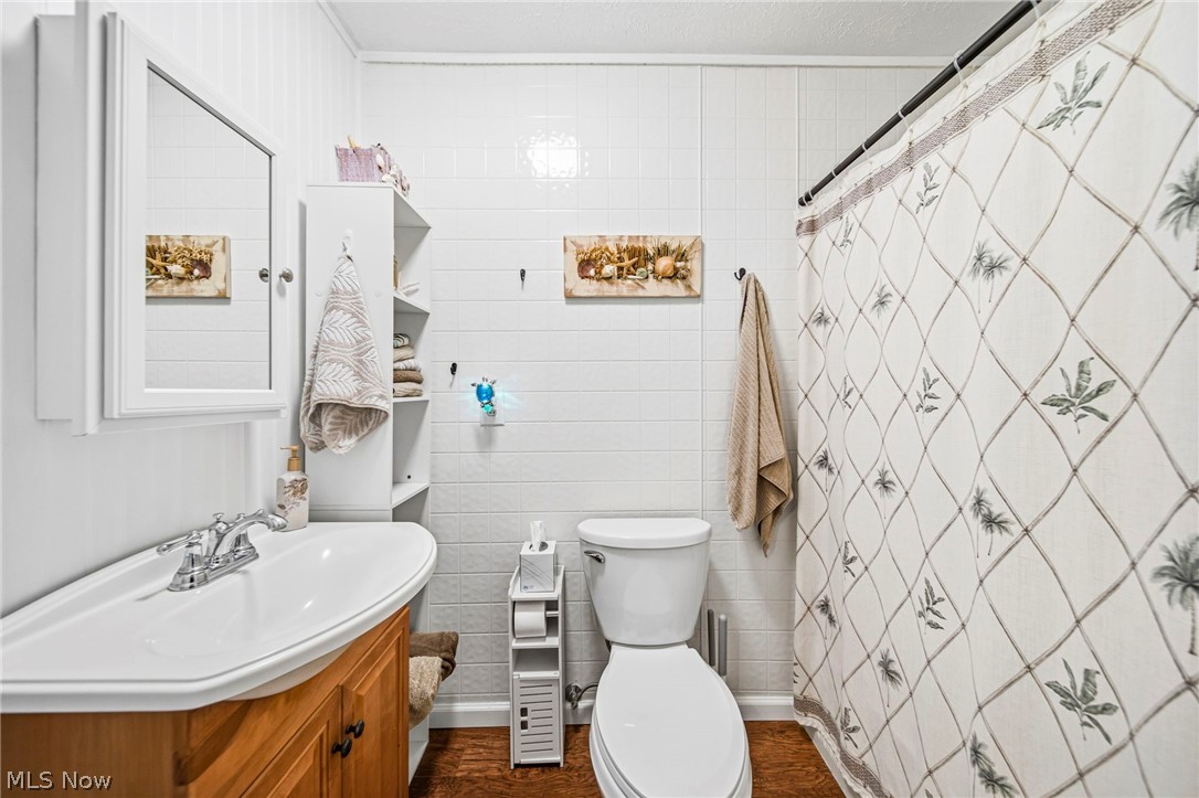 Roaming Rock Shores - Residential