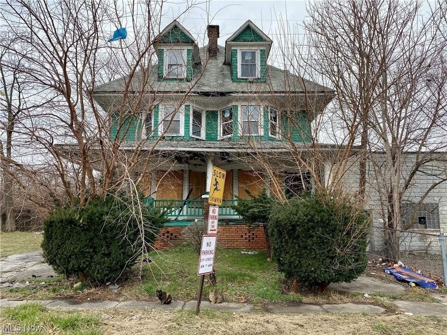 Discover the perfect blend of space and convenience in this East Cleveland duplex. With 6 bedrooms, 2 bathrooms, and a generous 3,316 square feet, this property offers flexibility for both homeowners and investors. Embrace the potential of a well-designed layout, providing ample room for comfortable living. Located in East Cleveland, enjoy easy access to local amenities and the versatility of a duplex configuration. Seize the opportunity to own a spacious property designed for both functionality and comfort.