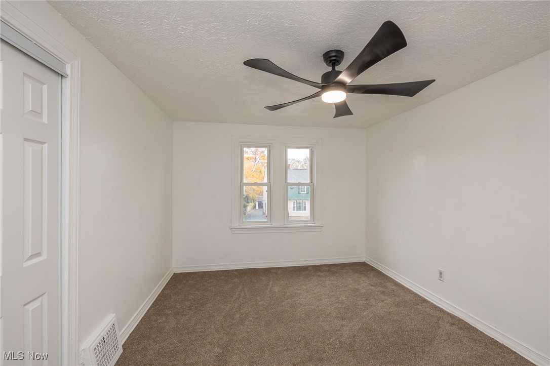 Ravinson Realty Cos Noble Park - Residential