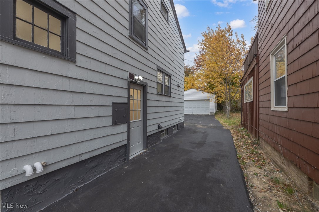 Ravinson Realty Cos Noble Park - Residential