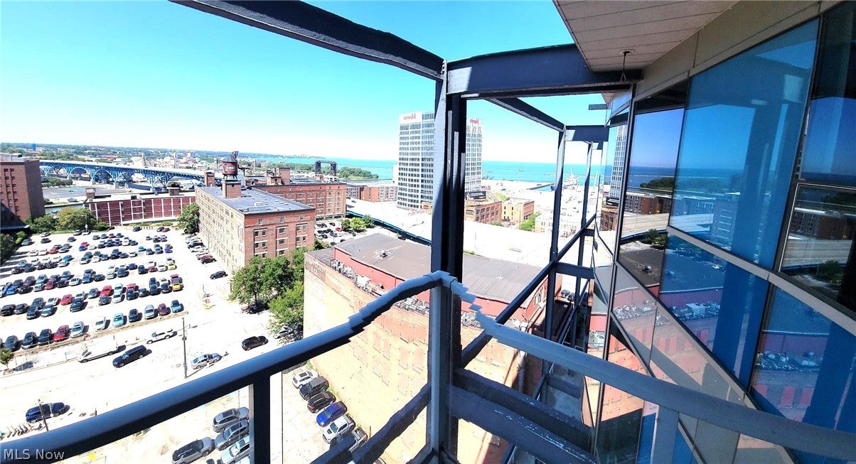 701 W Lakeside Avenue 1107