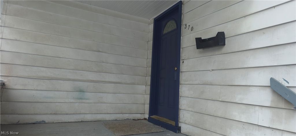 Photo of 370 Lora Avenue, Youngstown, OH 44504 (MLS # 5188373)