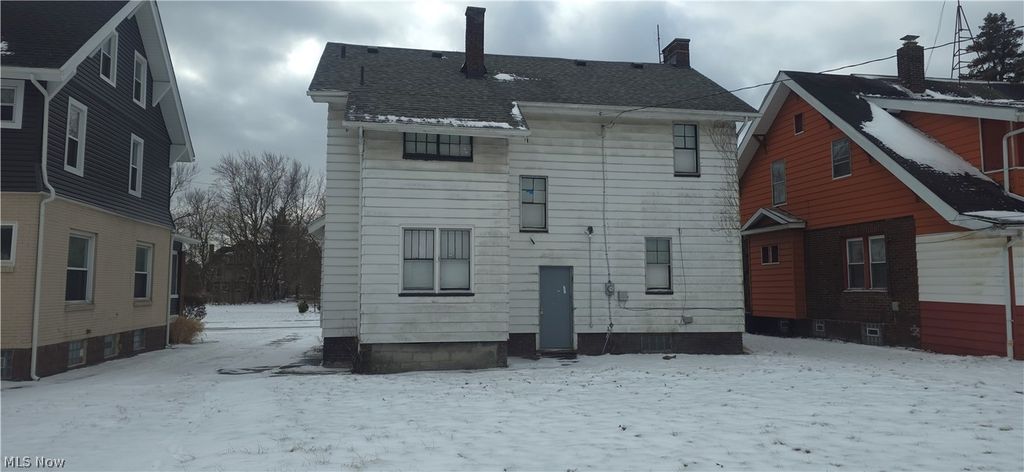 Photo of 370 Lora Avenue, Youngstown, OH 44504 (MLS # 5188373)