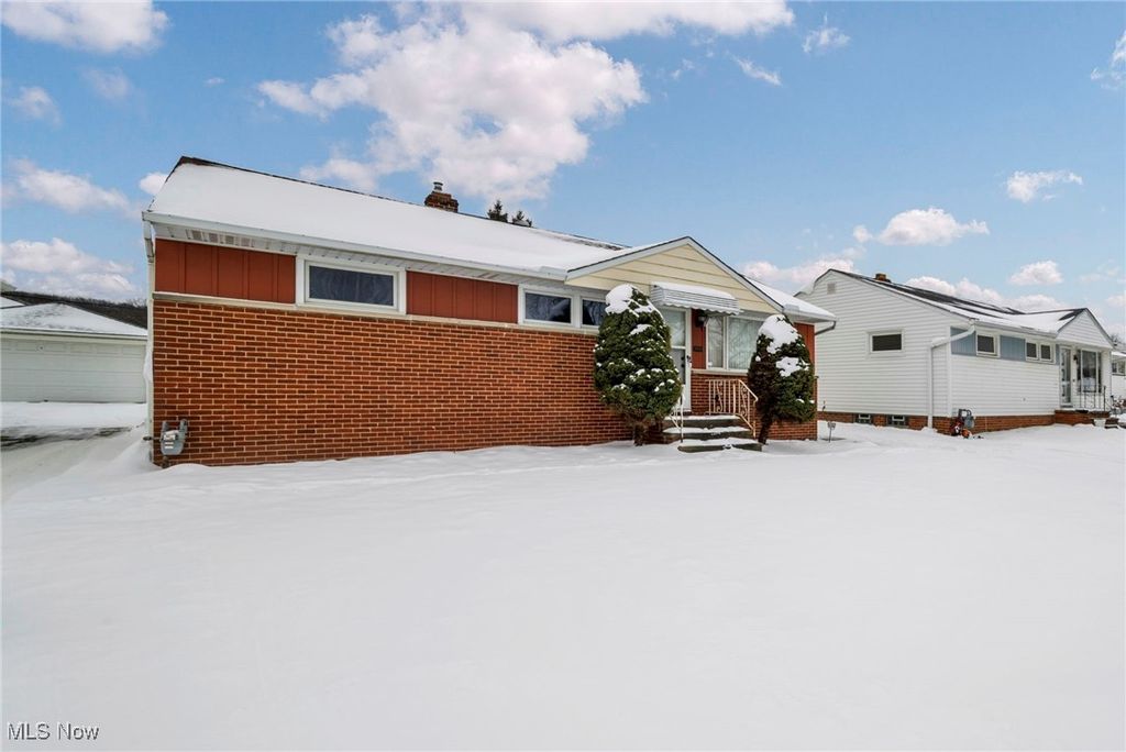 Photo of 3323 Dellwood Drive, Parma, OH 44134 (MLS # 5182506)