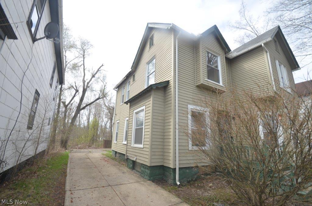 E F Collins - Residential