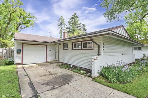 Photo of 490 Abbyshire Drive, Berea, OH 44017 (MLS # 5206715)