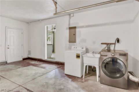 Tiny photo for 490 Abbyshire Drive, Berea, OH 44017 (MLS # 5206715)