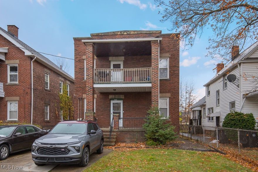 Investors check out this solid brick turnkey building in South Collinwood. Fully occupied with long term tenants that would like to stay.
Features new roof and refreshed units.