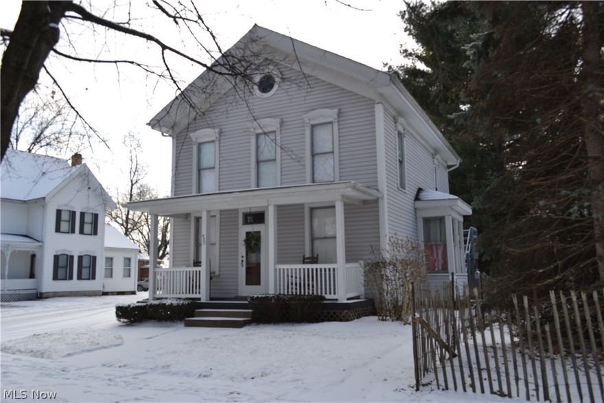 1 Bedroom Upstairs Apartment; Outside Entrance, Off Street Parking, Completely Furnished. $375/Month. Tenant pays for Heat, 1/2 Electric, 1/2 Water & Trash.   Owner is a Realtor.