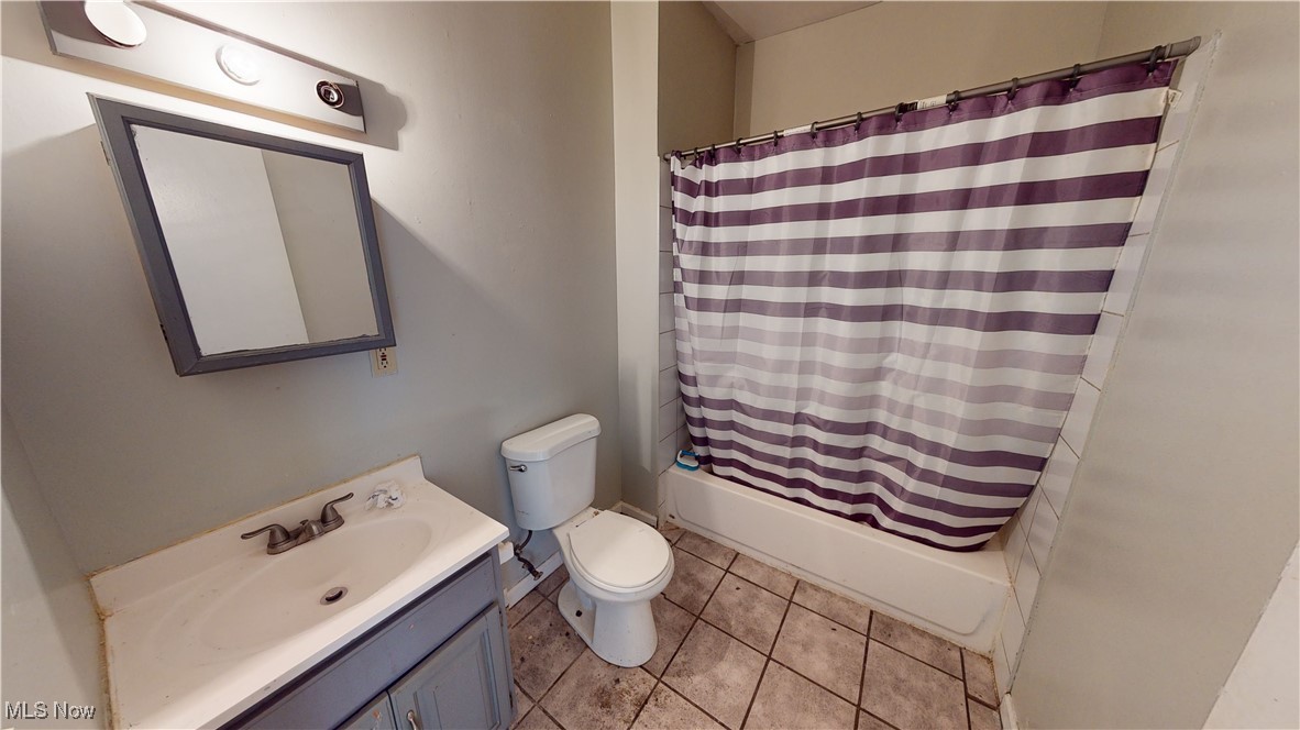 Cleveland, Ohio 44109, United States, 8 Bedrooms Bedrooms, ,4 BathroomsBathrooms,Residential,Contingent,12016