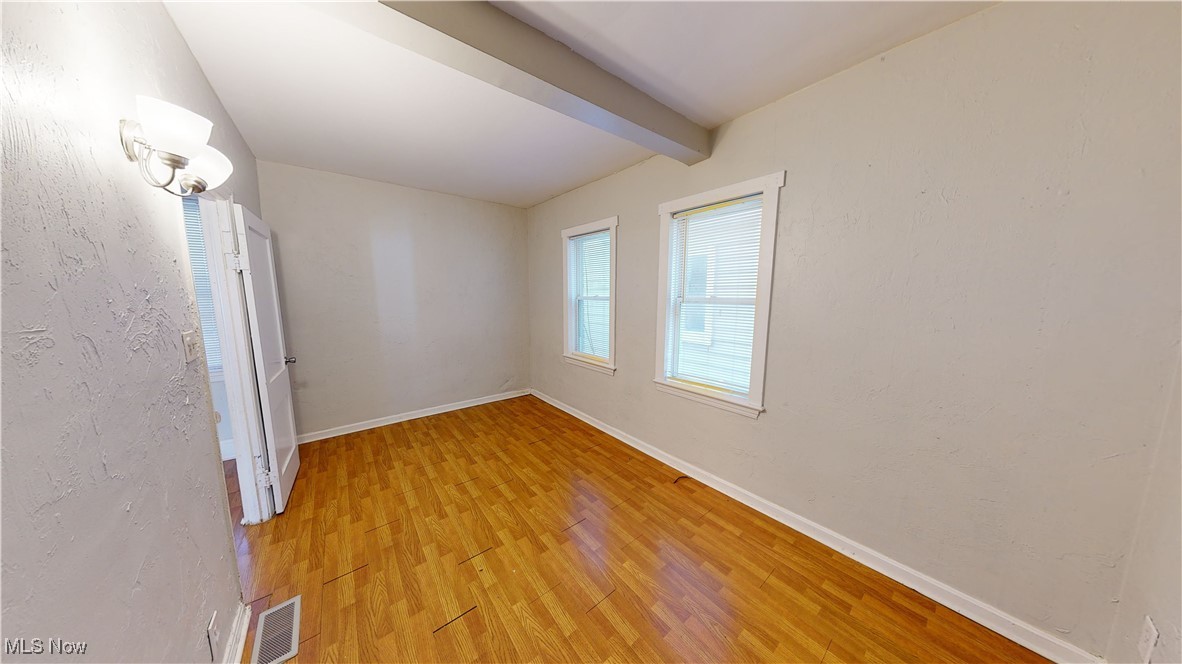 Cleveland, Ohio 44109, United States, 8 Bedrooms Bedrooms, ,4 BathroomsBathrooms,Residential,Contingent,12016