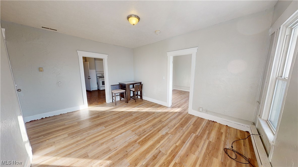 Cleveland, Ohio 44109, United States, 8 Bedrooms Bedrooms, ,4 BathroomsBathrooms,Residential,Contingent,12016