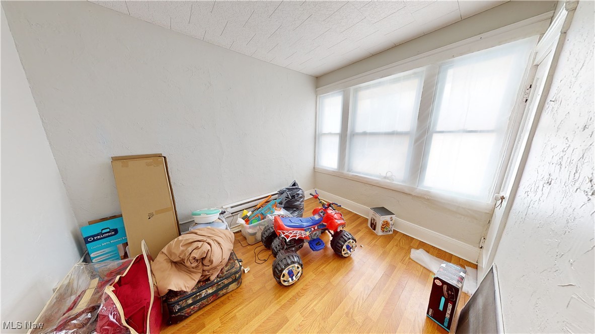 Cleveland, Ohio 44109, United States, 8 Bedrooms Bedrooms, ,4 BathroomsBathrooms,Residential,Contingent,12016