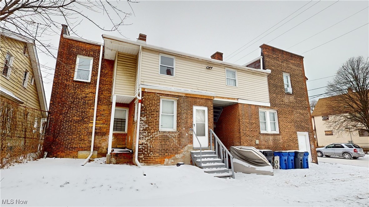 Cleveland, Ohio 44109, United States, 8 Bedrooms Bedrooms, ,4 BathroomsBathrooms,Residential,Contingent,12016