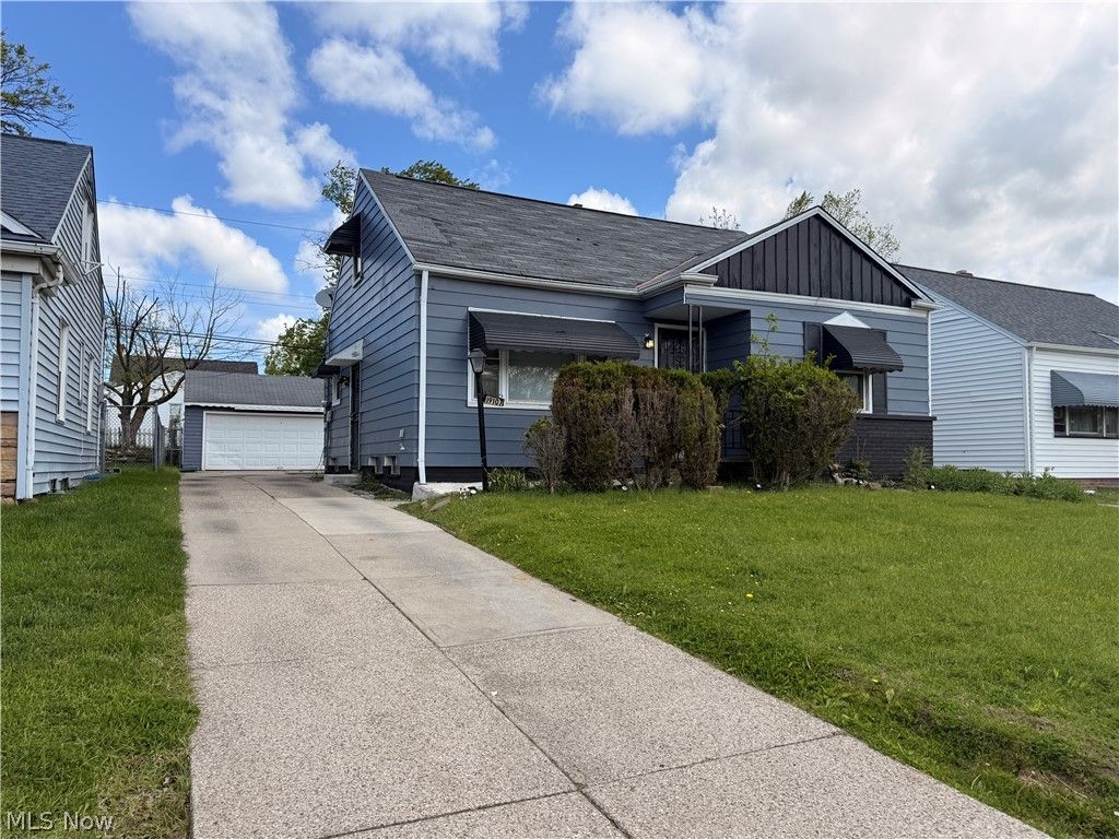 Photo of 19107 Longview Avenue, Maple Heights, OH 44137 (MLS # 5211708)