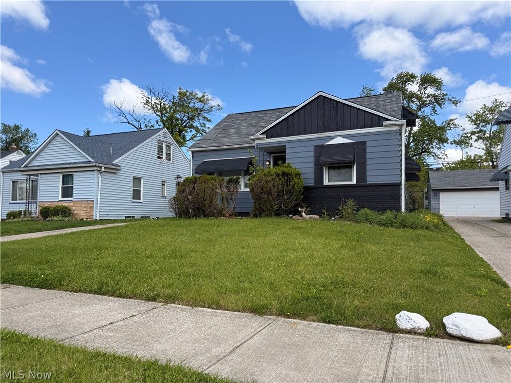 Photo of 19107 Longview Avenue, Maple Heights, OH 44137 (MLS # 5211708)