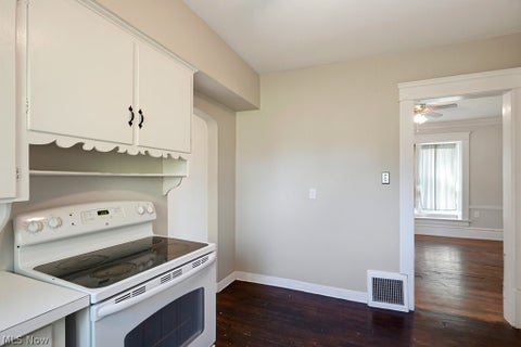 Tiny photo for 824 Elmore Avenue, Akron, OH 44302 (MLS # 5252582)
