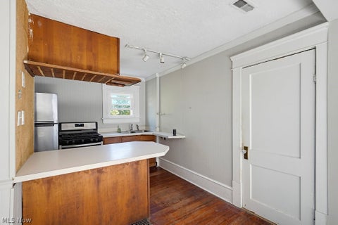 Tiny photo for 824 Elmore Avenue, Akron, OH 44302 (MLS # 5252582)