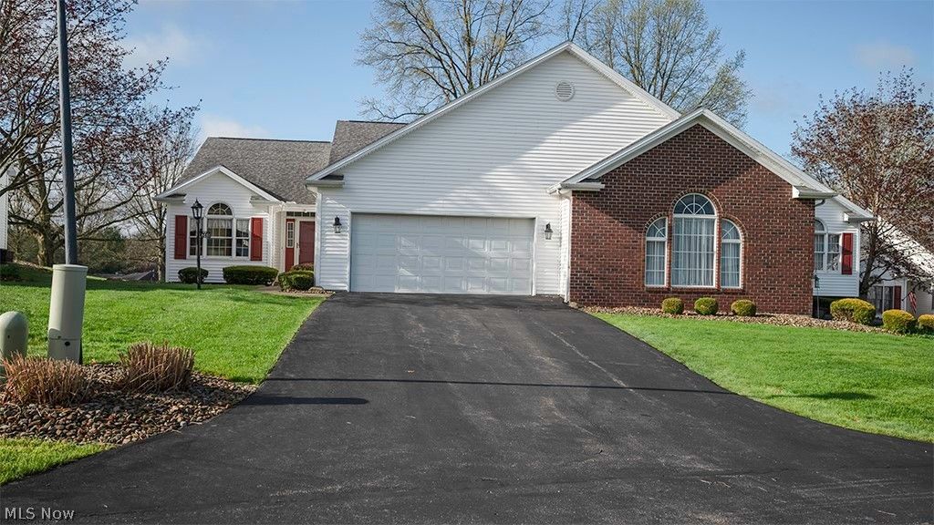 Photo of 248 Cranberry Court, Warren, OH 44483 (MLS # 5202676)
