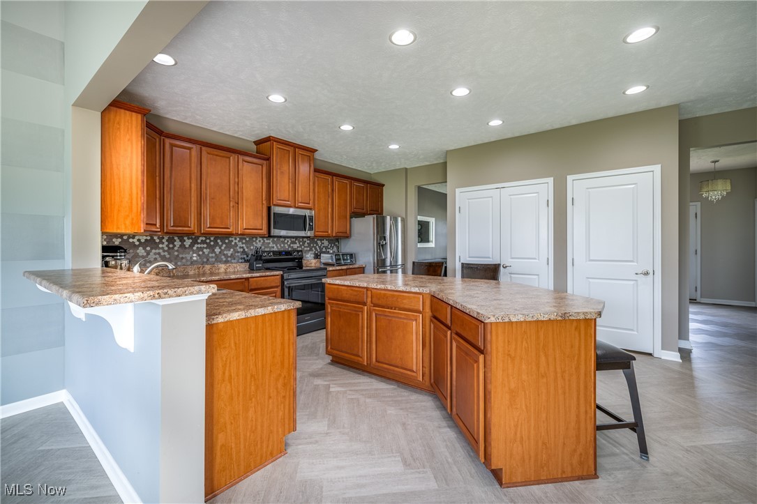 3188 Stillwater Drive, Medina, Ohio image 9