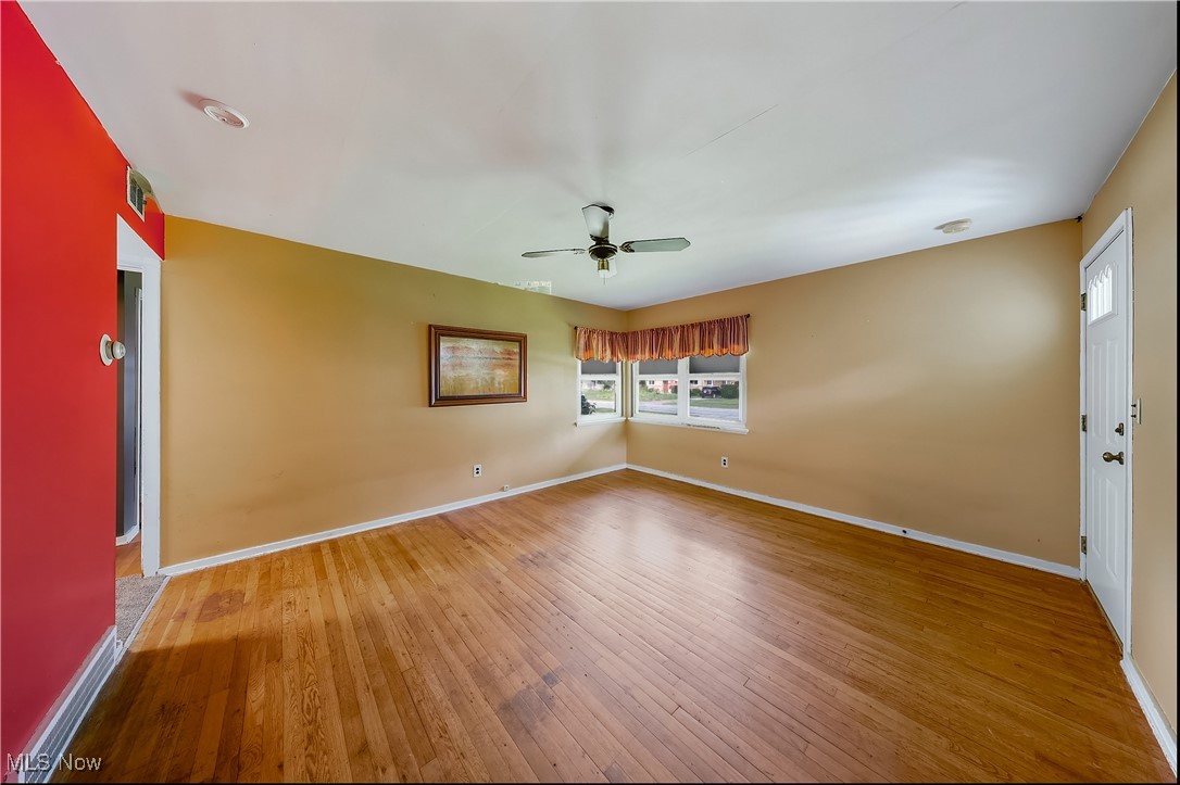 B J Luceys - Residential