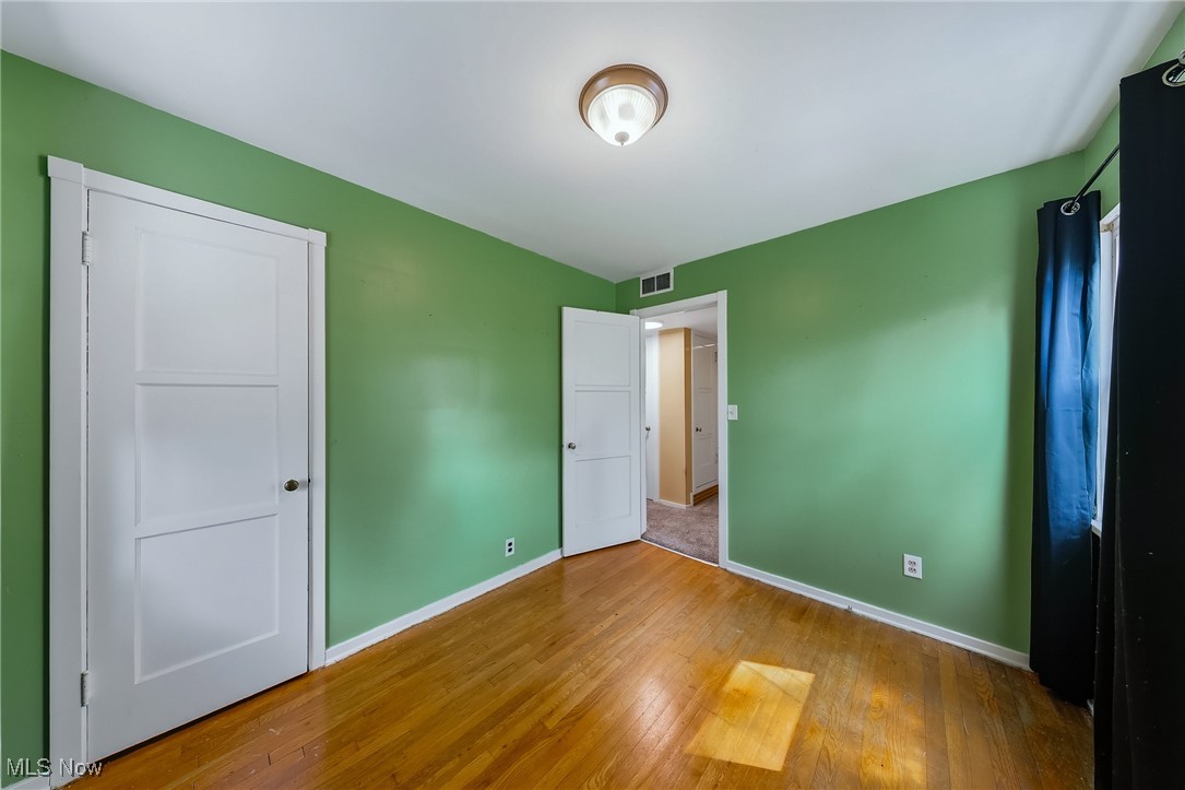 B J Luceys - Residential