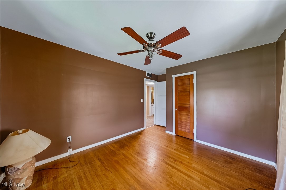 B J Luceys - Residential