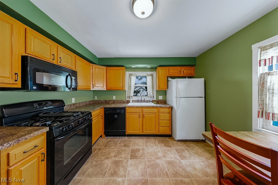 B J Luceys - Residential