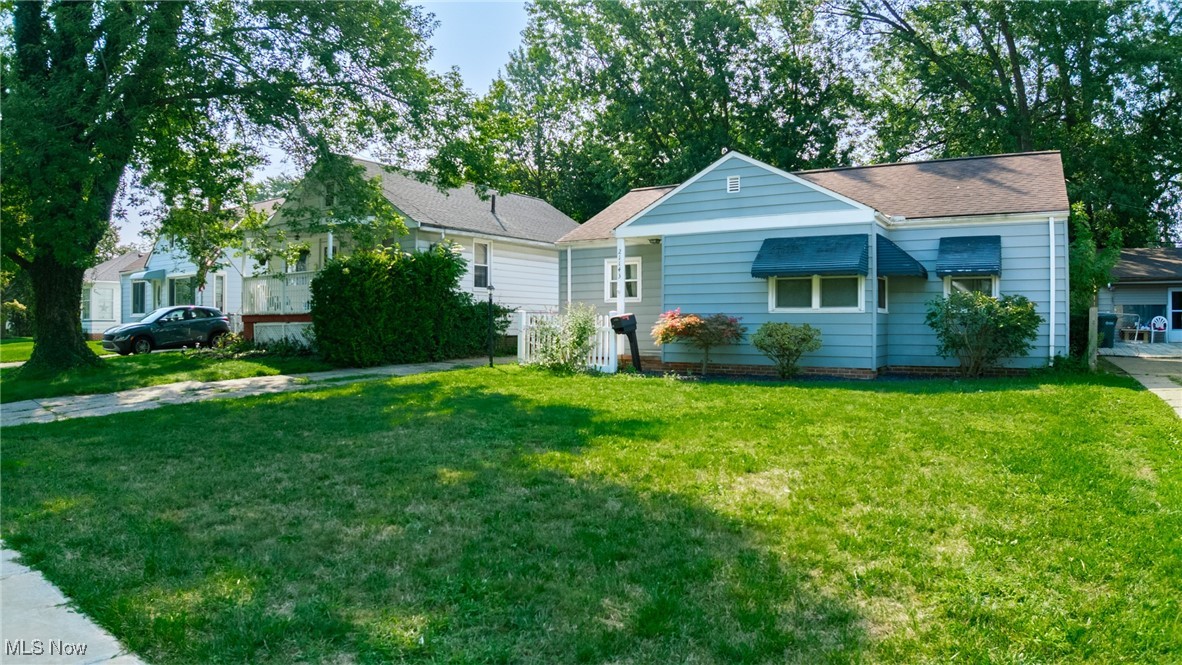 B J Luceys - Residential