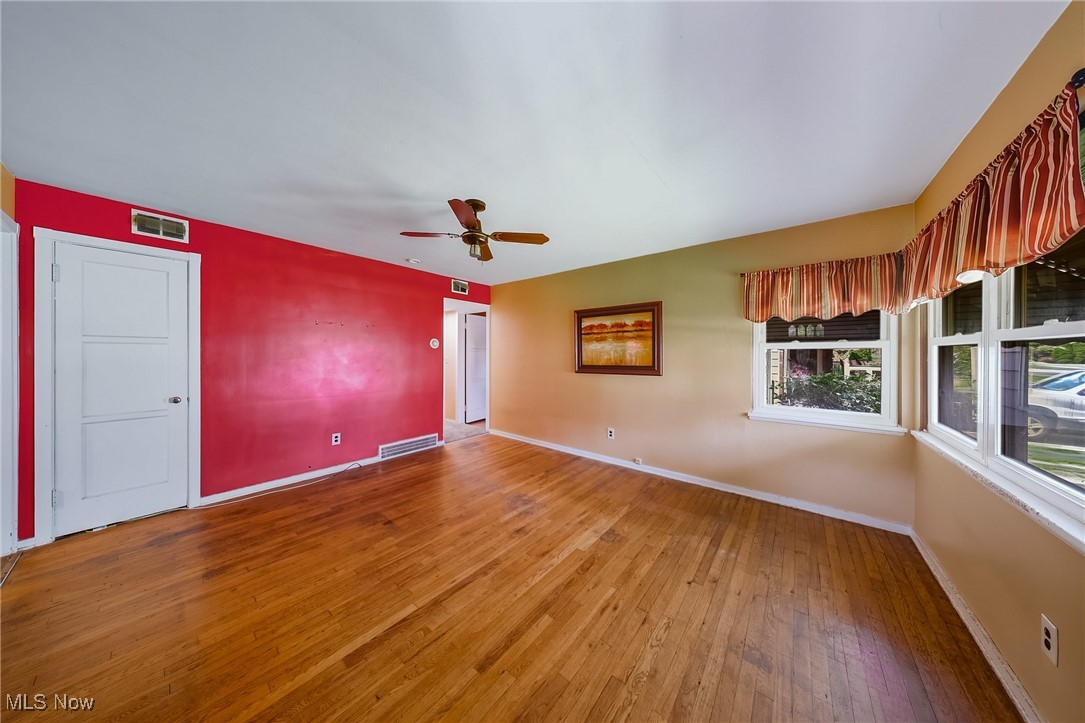 B J Luceys - Residential