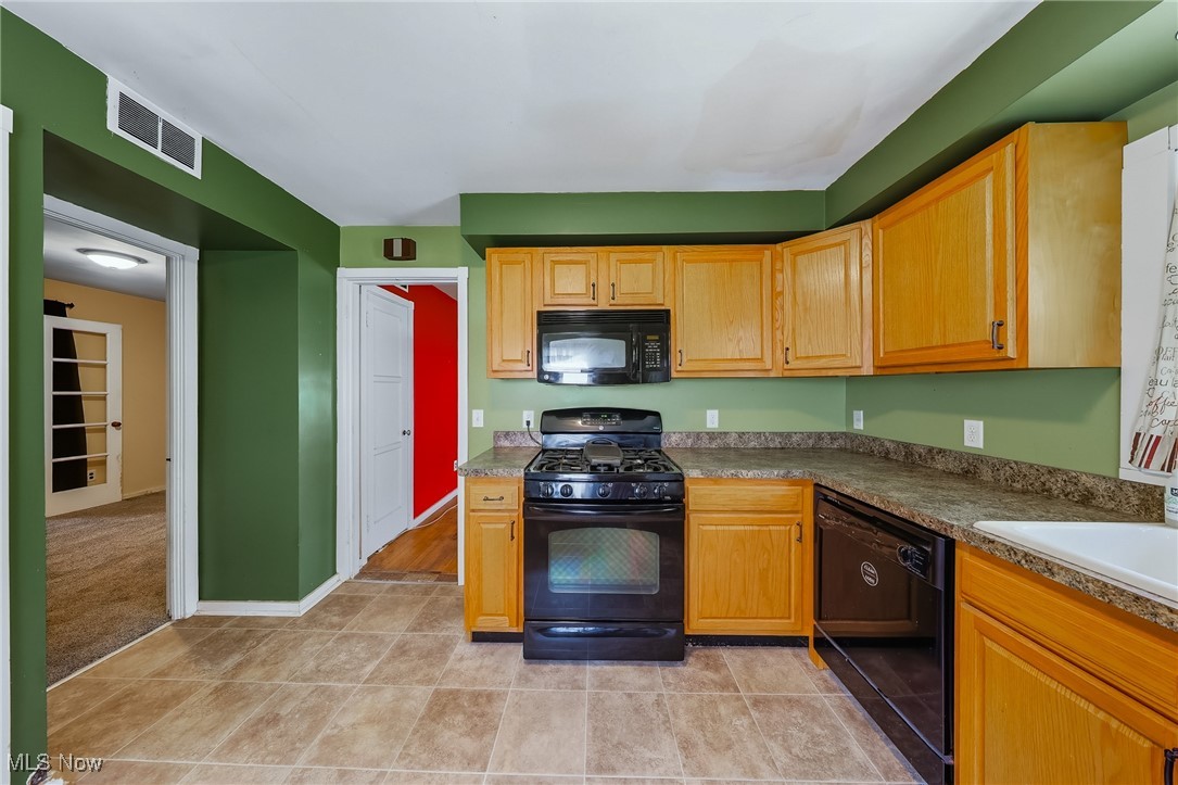 B J Luceys - Residential