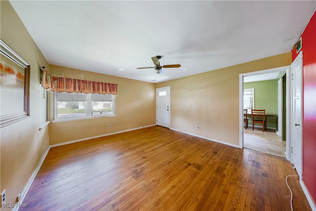 B J Luceys - Residential