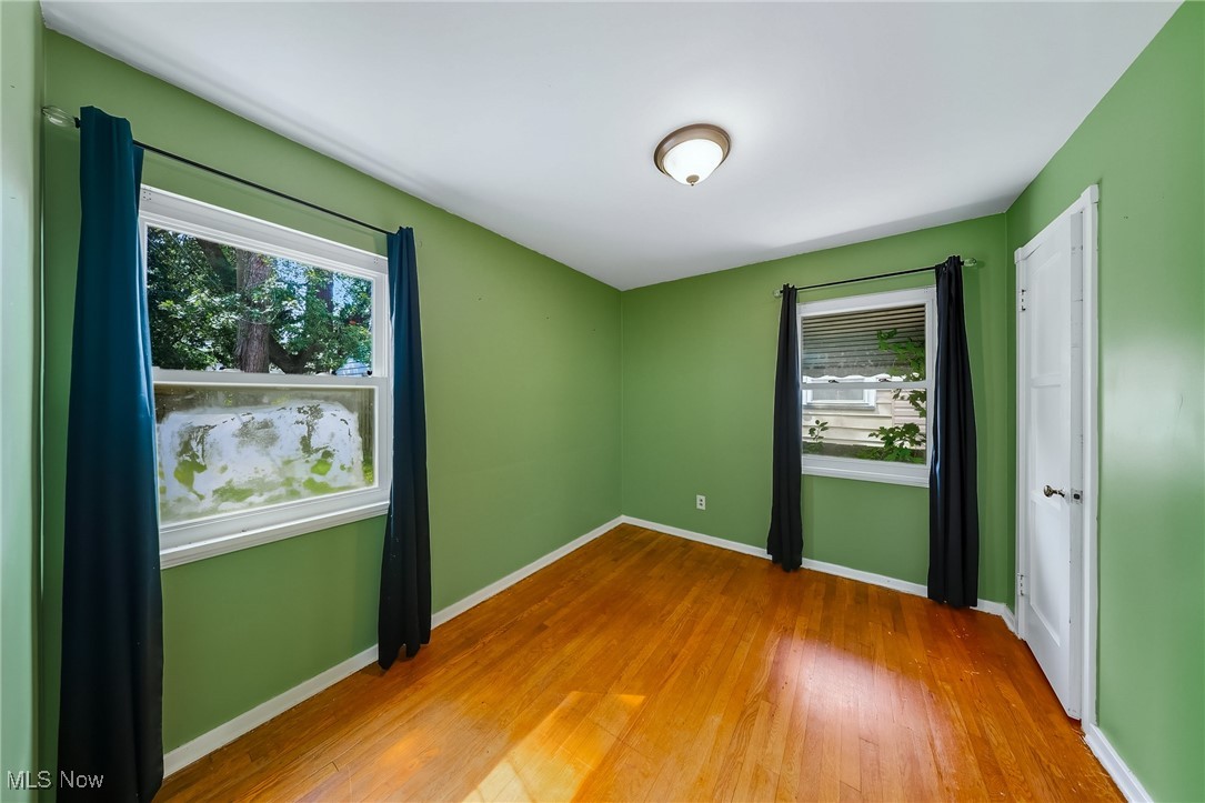 B J Luceys - Residential