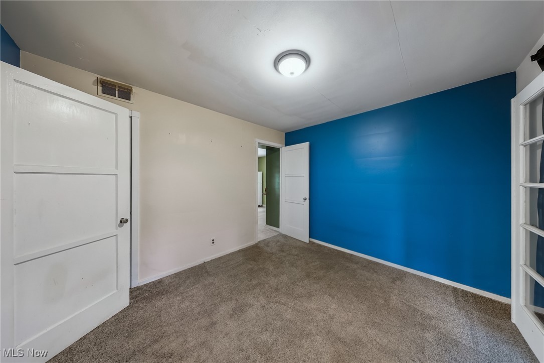 B J Luceys - Residential