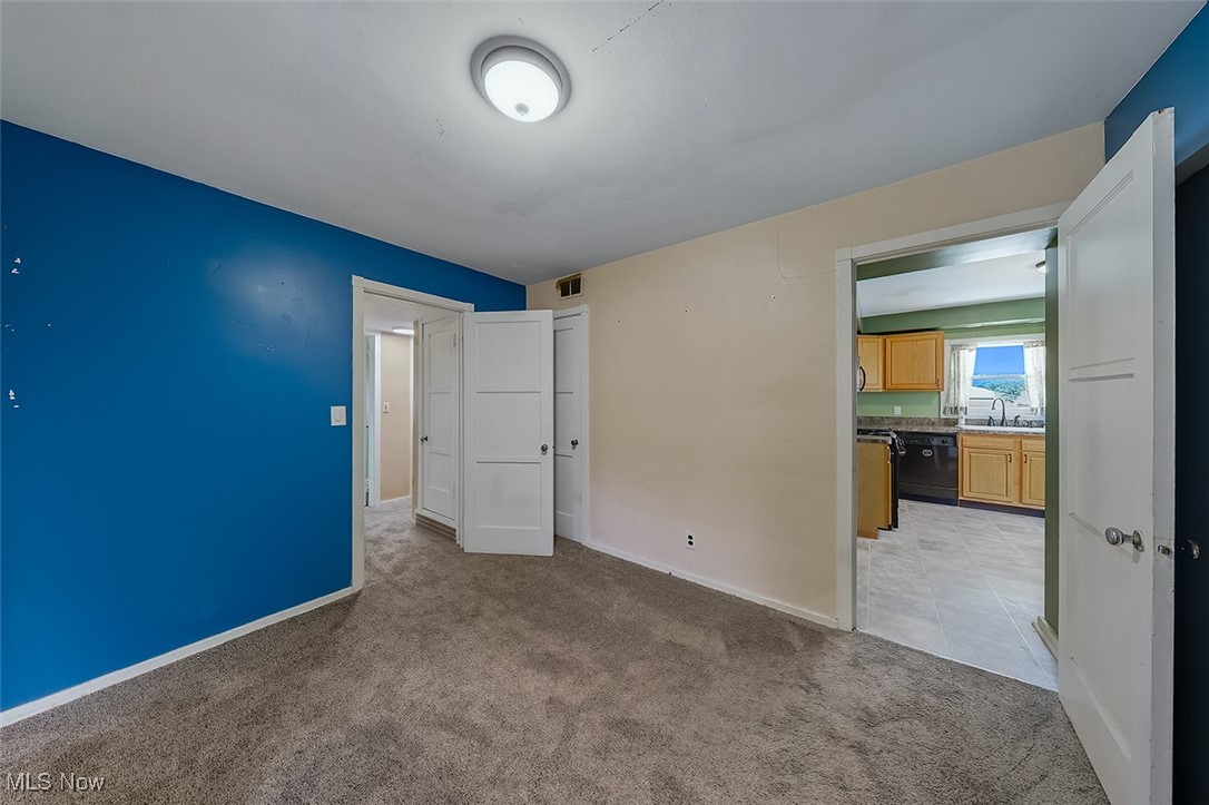 B J Luceys - Residential