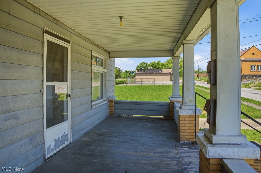 33 E Earle Avenue