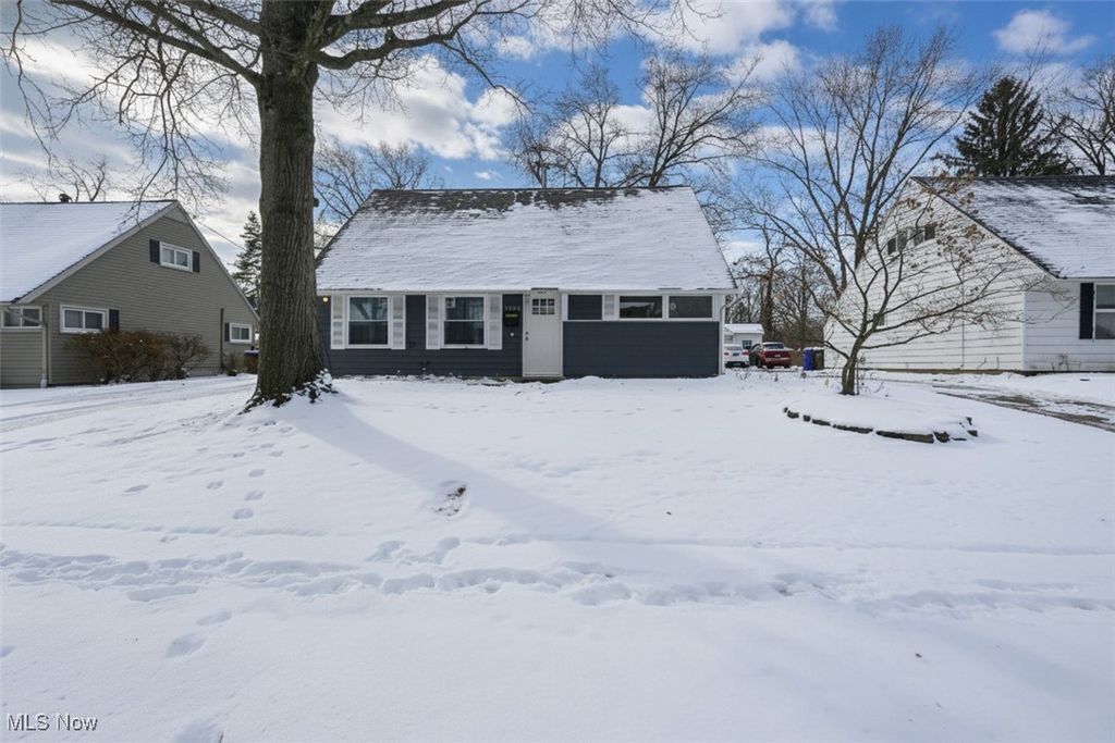 Photo of 1612 Hanover Street, Cuyahoga Falls, OH 44221 (MLS # 5179326)