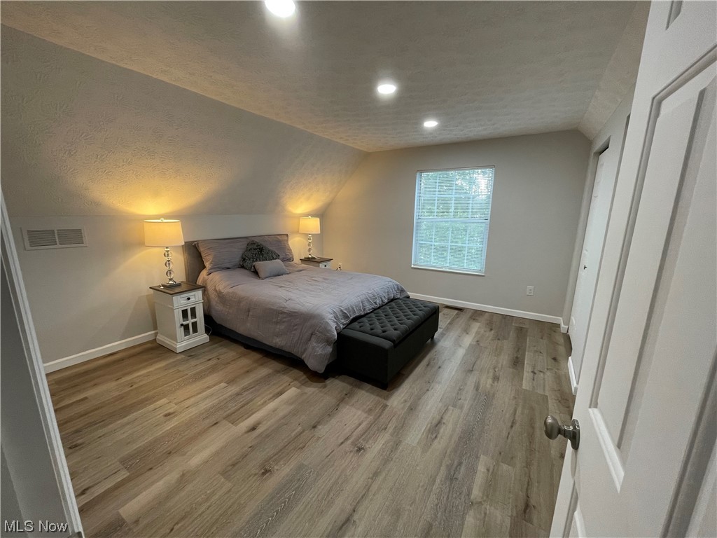 Royal Rdg Lane Condos - Residential