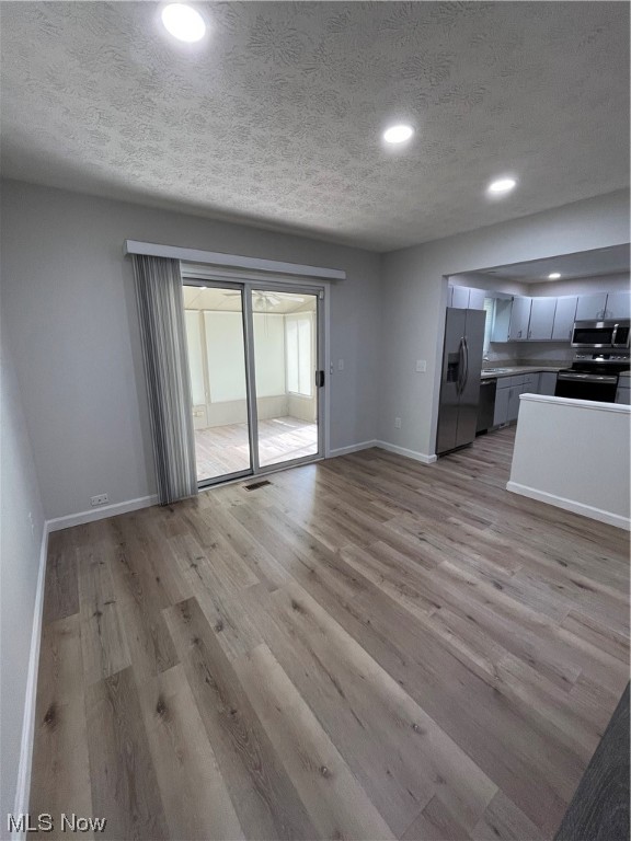 Royal Rdg Lane Condos - Residential