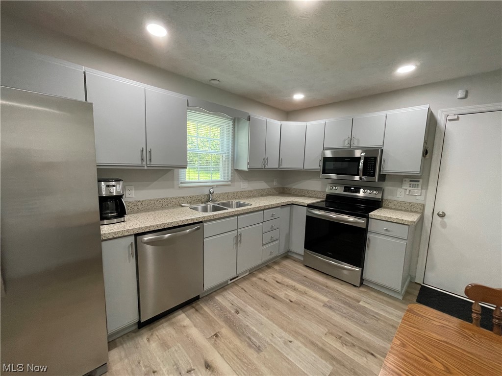 Royal Rdg Lane Condos - Residential